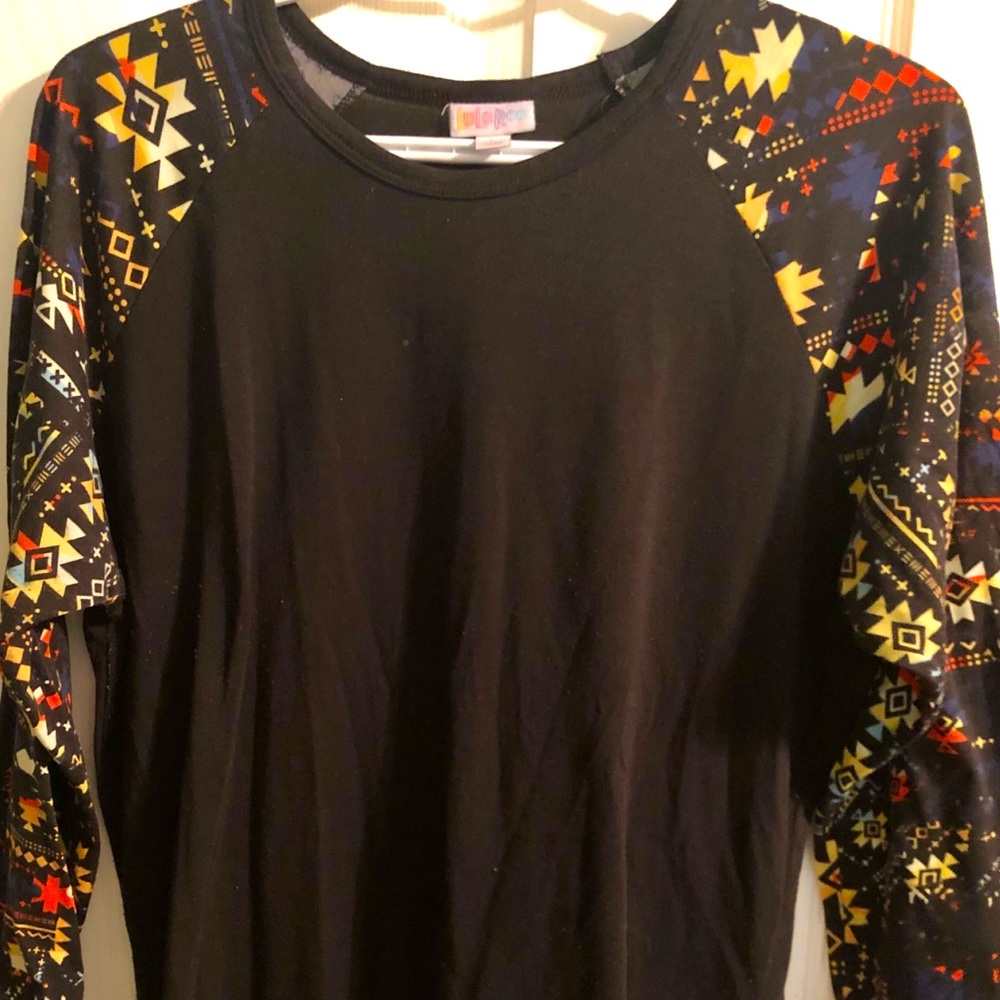 EUC LulaRoe Randy Tee